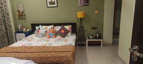 Sualkuchi Casa | Riverside Palm Deluxe Double Room with AC in a house near Kamakhya and IHR