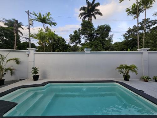 San Juan Cama Y Desayuno | Riverside Poolside Apartment