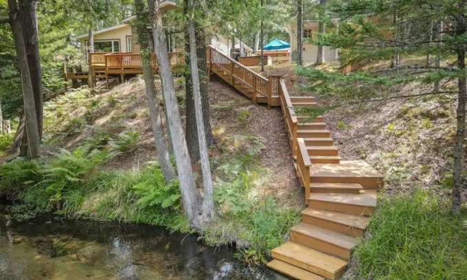 Irons Cabaña | Riverside Retreat: Beautiful River Views & Pet Friendly
