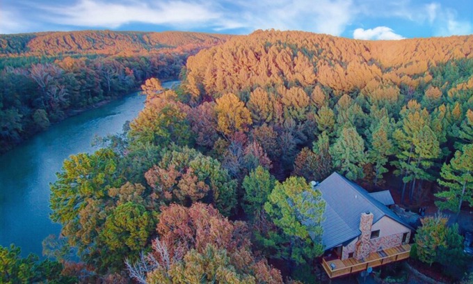 Watson Cabina | Riverside Retreat Cabin - Moutain Fork River en el sureste de Oklahoma - Bañera de hidromasaje.