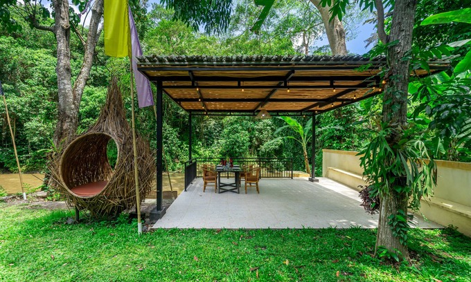 Sukawati Hotel | Riverside Retreat