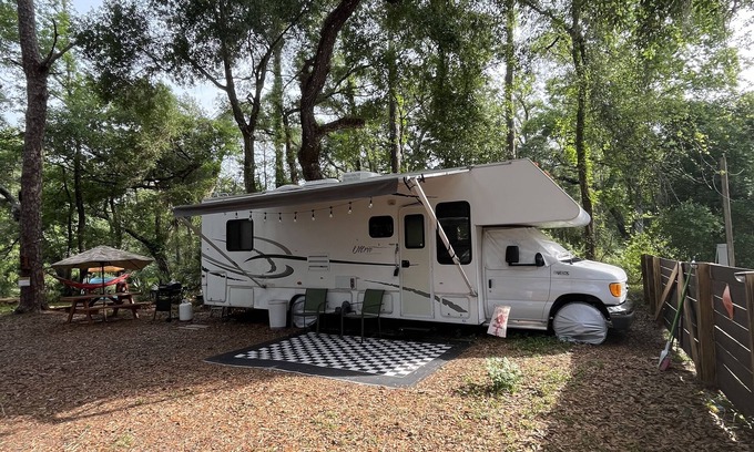 Ridge Manor Casa | Riverside Retreat, Kayak, Swin, Fish