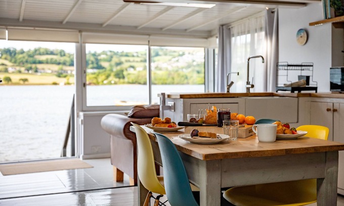Combeinteignhead Cabina | Riverside Retreat on the Teign Estuary