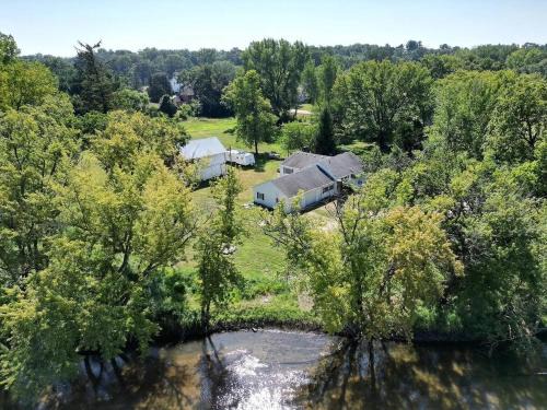 Janesville Casa | Riverside Retreat - Renovated Home on 15 Acres!