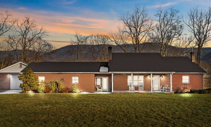 Mattawana Casa | Riverside Retreat