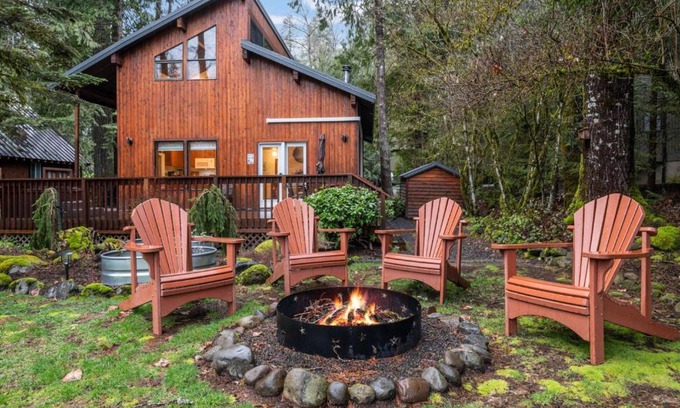 Mount Hood Village Casa | Riverside Retreat