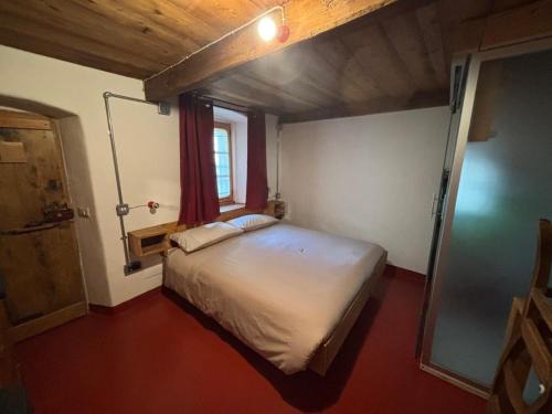 Pontboset Apartamento | riverside room Emma