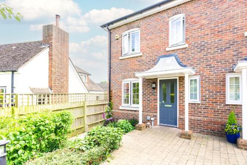 Shefford Cama Y Desayuno | Riverside Stays, Modern House Stays, Shefford, Bedfordshire