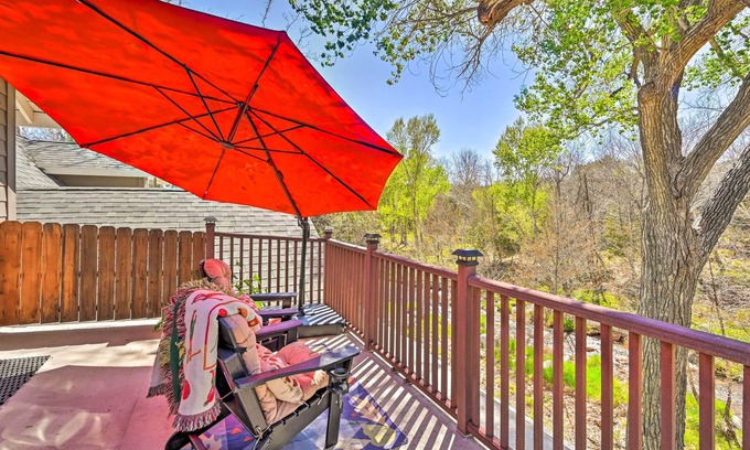 Payson Apartamento | Riverside Tree House Suite w/ Balcony & Grill