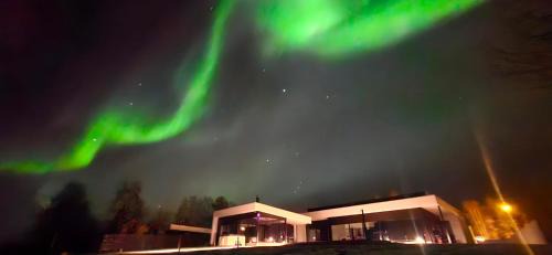Rovaniemi Villa | Riverside villa with sauna and jacuzzi