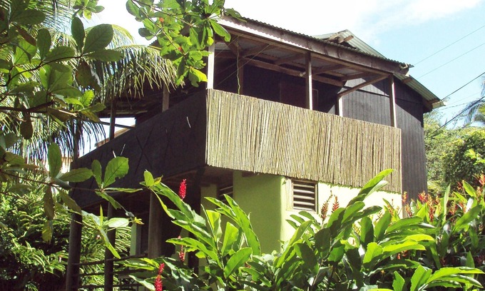 Calibishie Casa | Riversiedview House