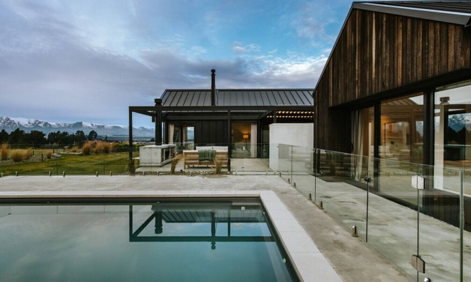 Wanaka Casa | Riverslea | Sleeps 10 | Pool
