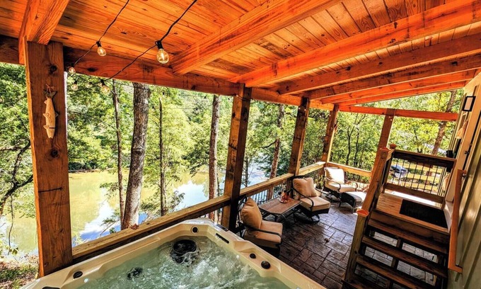 Cleveland Casa | Riversong Cabin