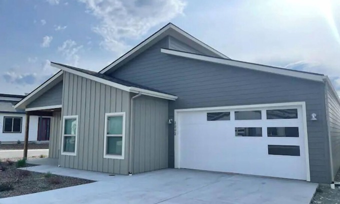 Coeur d'Alene Casa | Riverstone Village Pet Friendly Beach Cruisers Sleeps 6