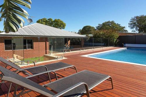 Rivervale Casa | Rivervale Retreat - Spacious Family Living