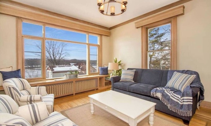 Fountain City Cama Y Desayuno | Riverview Apartment - River Road Historic Home