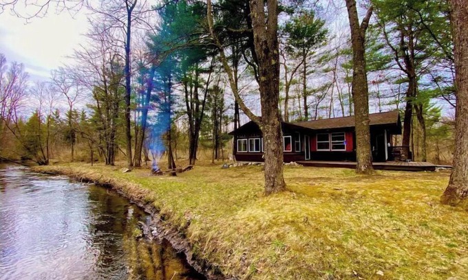 Baldwin Cabina | Riverview Cabin
