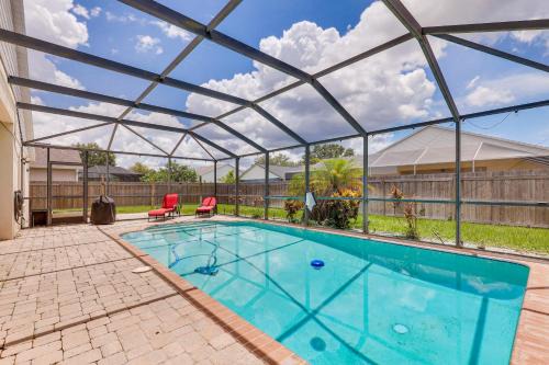 Riverview Casa | Riverview Home with Screened Pool about 1 Mi to Marina!