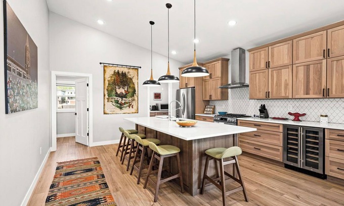 Duluth Casa | RiverWest Hunters Lodge-Riverfront-Base Spirit Mtn.-Dog Friendly-20% off Bike Rentals