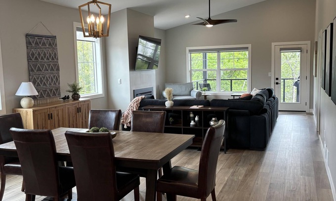 Duluth Casa | RiverWest Rivers Edge on the River - Brand New -20% off Bike Rentals