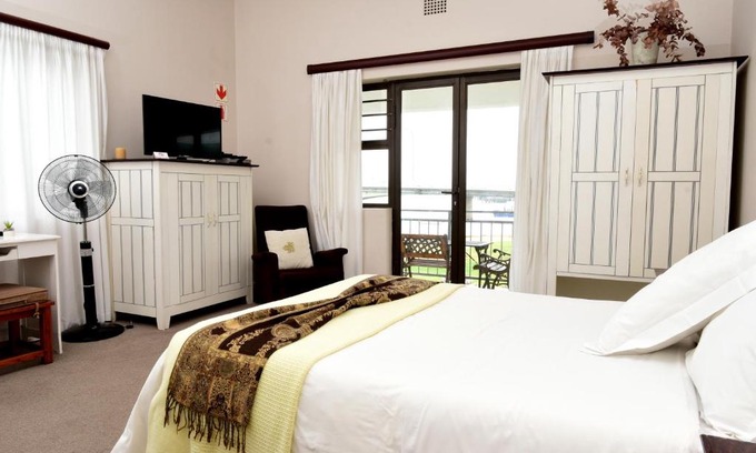 Velddrif Hotel | Riviera Hotel & Chalets
