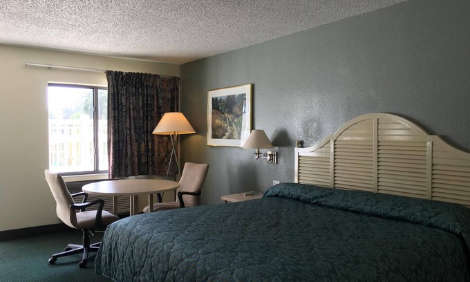 Kissimmee Hotel | Riviera Motel