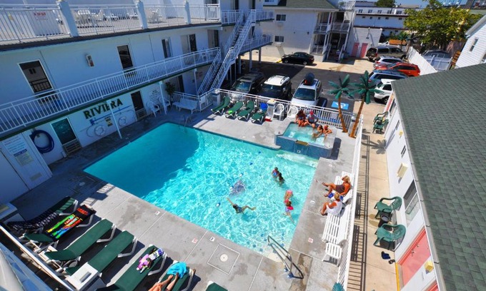 Wildwood Hotel | Riviera Resort & Suites
