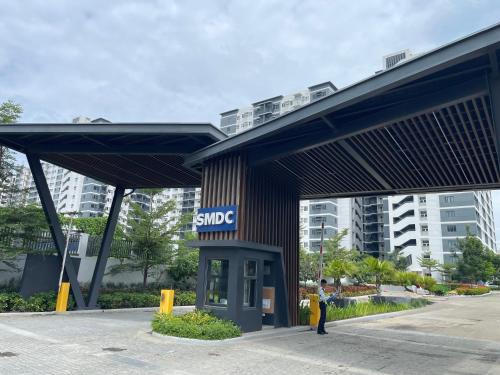Iloilo Apartamento | RJ Elite Escape 2BR Condo w balcony near SM Iloilo