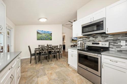 Loveland Casa | RMNP Retreat Group Friendly Home near Estes Park