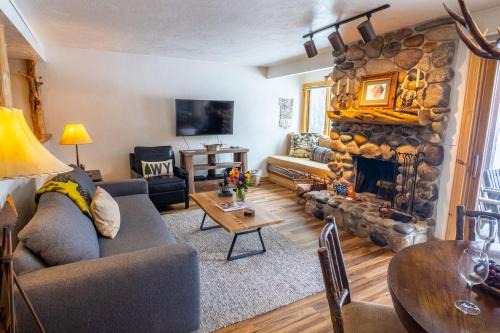 Moose Wilson Road Apartamento | RMR: Cedars 1412 Condo in The AspensWilson WY