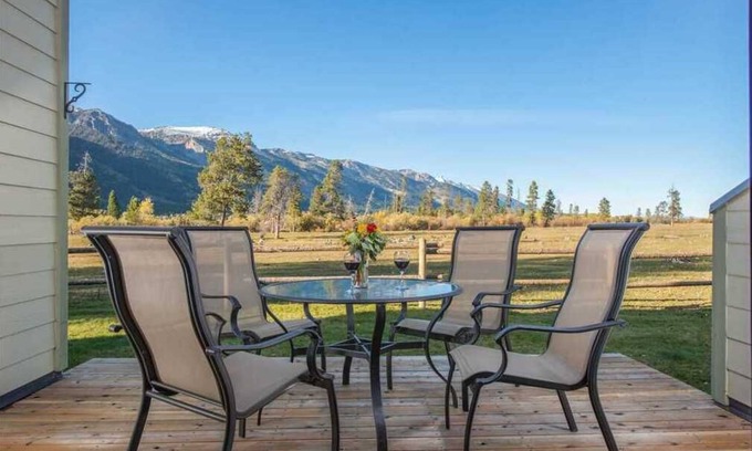 Moose Wilson Road Casa | RMR: Hermosas vistas en 3 dormitorios Cove Condo! Actividades gratis incluidas!