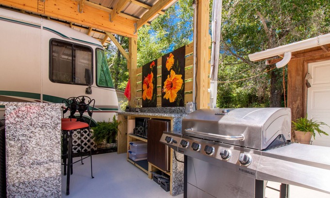 Niceville Casa | Road House