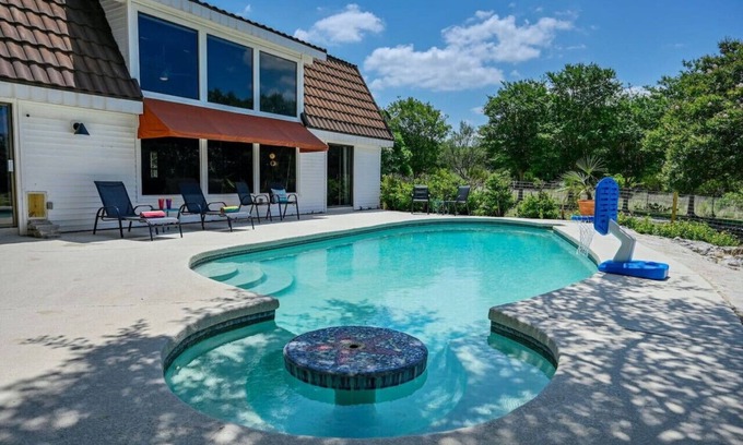 La Hacienda Estates Casa | Road Runner Lodge: Pool, Volleyball, Disc Golf, Pet Friendly