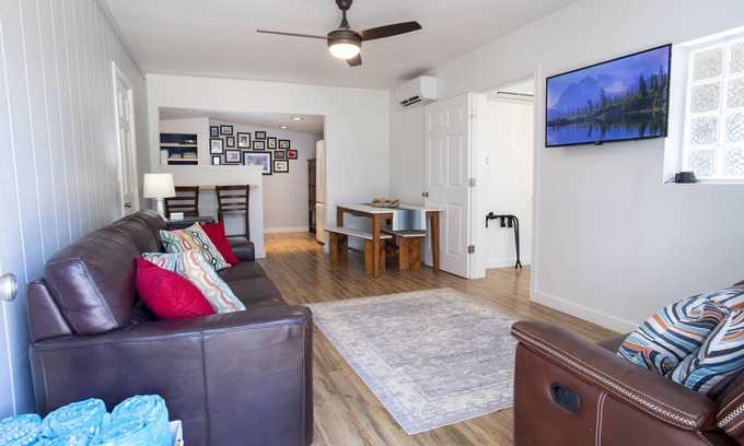 Buchanan Dam Cabina | Roadside at 'Bout Dam Time - Cozy Lakeside Cabin & A Nature Retreat