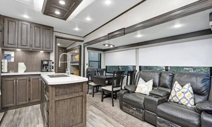 Ellenton Casa | Roam sweet roam