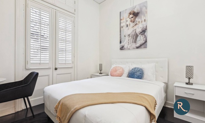 French Quarter Apartamento | Roami at St. Helene | Pool | Studio