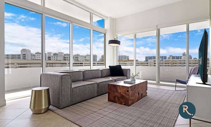 Sunny Isles Beach Casa | Roami at Sunny Isles | Combo Units | 6 Bedroom