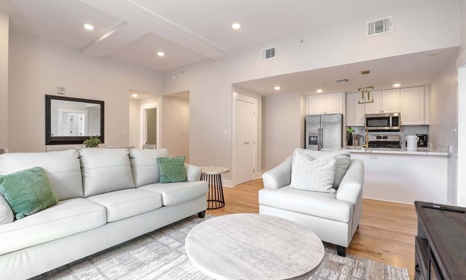 Arts/Warehouse District Casa | Roami at The Churchill | 4 Bed Combo | 2 Units