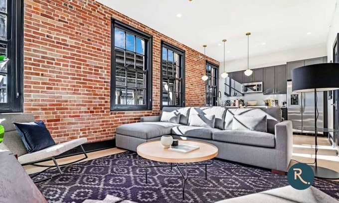 Arts/Warehouse District Casa | Roami at The Lola | Group Friendly | 4 Bedroom Apt