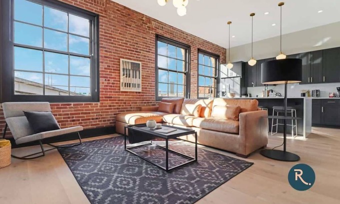 Arts/Warehouse District Casa | Roami at The Lola | Group Friendly | 4 Bed Combo