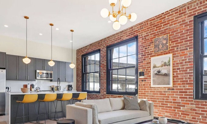 Arts/Warehouse District Apartamento | Roami at The Lola | Near Bourbon St. | 3 Bedroom