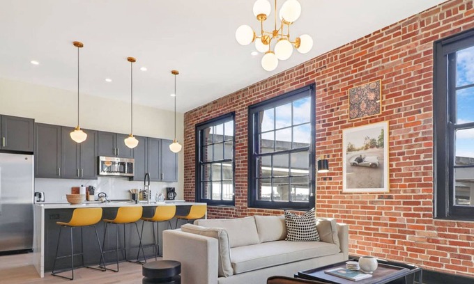 Arts/Warehouse District Apartamento | Roami at The Lola | Near Bourbon St. | 3 Bedroom
