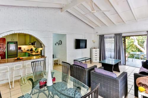 Salt Rock Casa | Robbins road cheerful, pet-friendly home