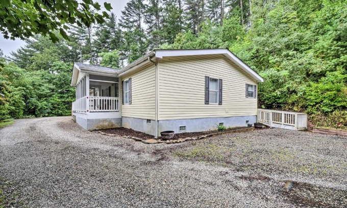 Robbinsville Casa | Robbinsville Home, Close to Boating and Marina!