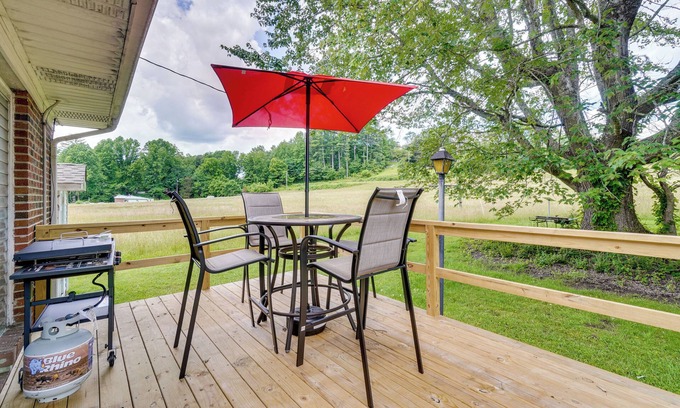 Robbinsville Casa | Robbinsville Retreat - Creekside Home w/ Deck!
