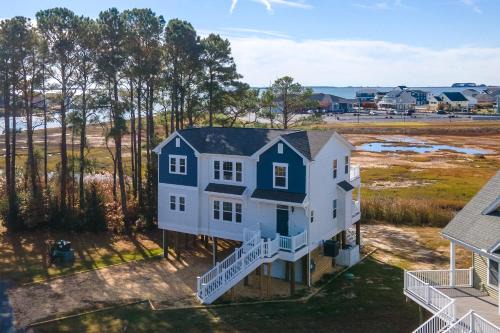Captain's Cove Casa | Robert's Retreat - Brand new home w/gorgeous water views!