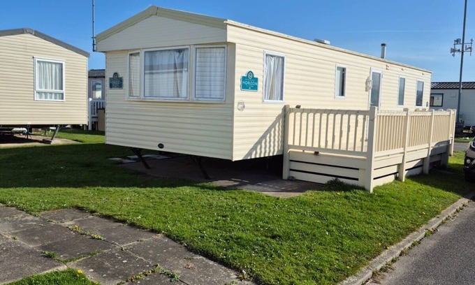 Rhyl Chalet De Esquí | Robin Hood 3-Bed Caravan, Sleeps 8, Pet Friendly