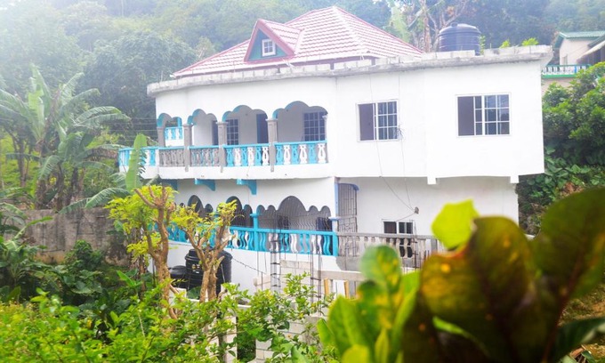Fairy Hill Casa | Robin Hood Guest House