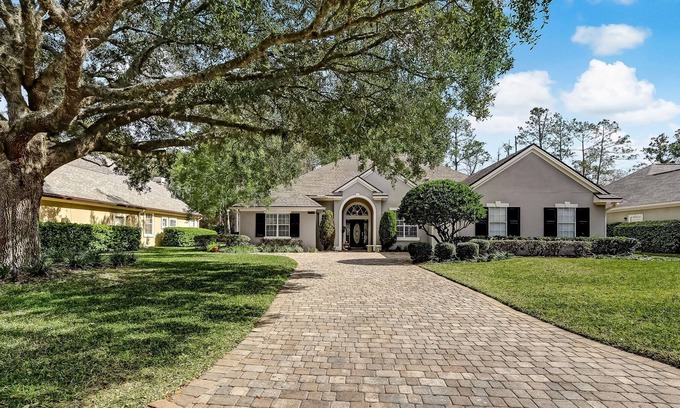 Deercreek Casa | Robin's Nest Spacious home in Gated Community