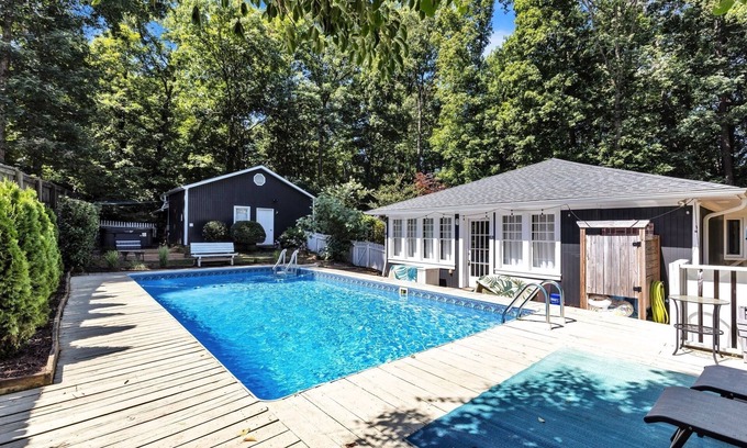 Chapel Hill Casa | Robin's Rest (3-Bedroom Home) with Pool by RedAwning